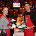 Mehr als eine warme Mahlzeit, Charity-Veranstaltung in der Fischauktionshalle Hamburg fr Bedrftige und Obdachlose HamburgerInnen, 12.12.2023