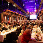 Mehr als eine warme Mahlzeit, Charity-Veranstaltung in der Fischauktionshalle Hamburg fr Bedrftige und Obdachlose HamburgerInnen, 12.12.2023