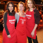 Mehr als eine warme Mahlzeit, Charity-Veranstaltung in der Fischauktionshalle Hamburg fr Bedrftige und Obdachlose HamburgerInnen, 12.12.2023